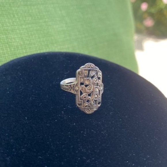 VTG UNCAS MFG Sterling Marcasite RING